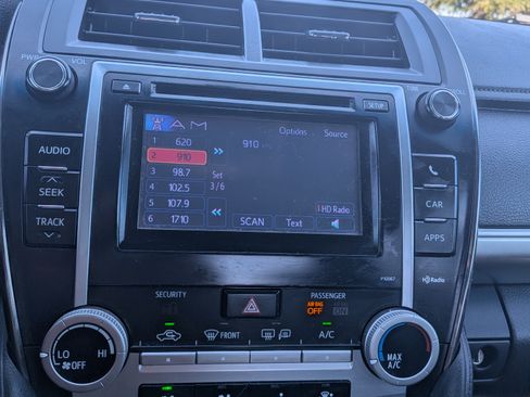 Used 2012 Toyota Camry SE FWD image 26