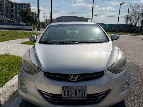 Used 2012 Hyundai Elantra Limited image 9