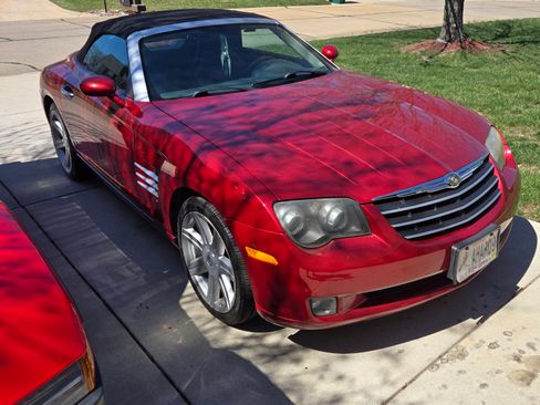 Used 2005 Chrysler Crossfire Limited image 2
