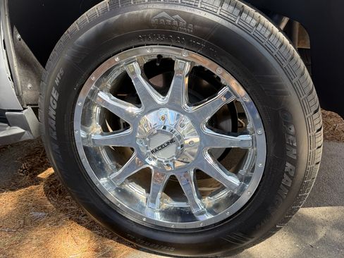 Used 2018 Chevrolet Tahoe LT image 5