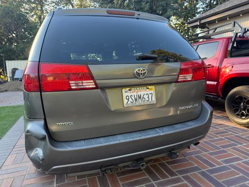 Used 2005 Toyota Sienna XLE image 4