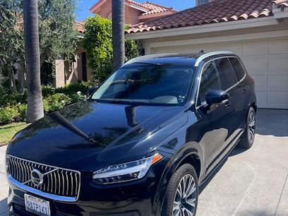 Used 2022 Volvo XC90 T6 Momentum w/ Climate Package
