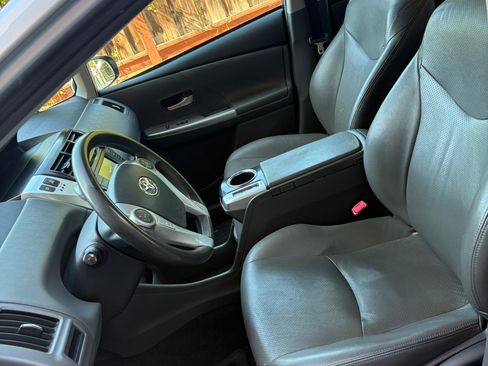 Used 2012 Toyota Prius V Three FWD image 10