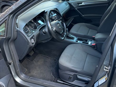 Used 2019 Volkswagen e-Golf SE w/ Driver Assistance Package image 4