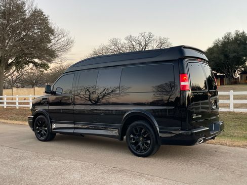 Used 2024 Chevrolet Express 2500 w/ Driver Convenience Package image 13