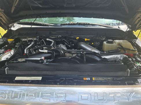 Used 2014 Ford F250 Platinum w/ FX4 Off-Road Package image 17