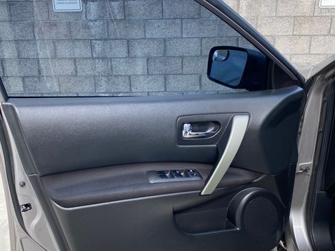 Used 2013 Nissan Rogue S image 8