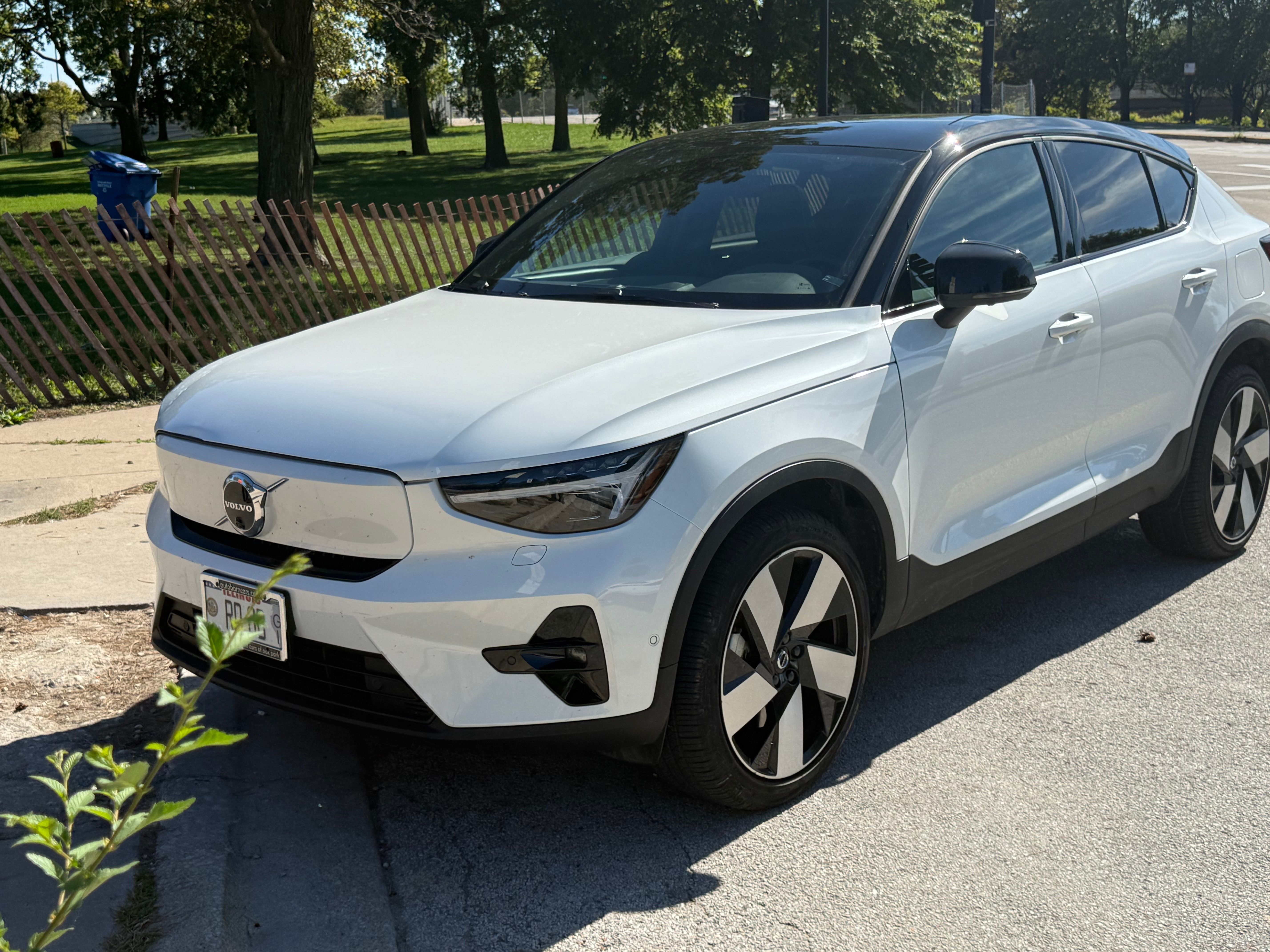 Used 2022 Volvo C40 P8 Recharge Ultimate AWD/4WD image 1