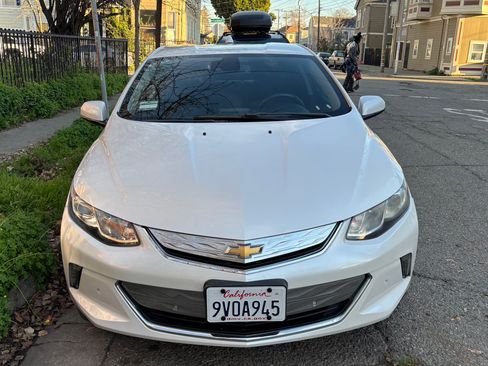 Used 2016 Chevrolet Volt Premier w/ Driver Confidence Package image 6