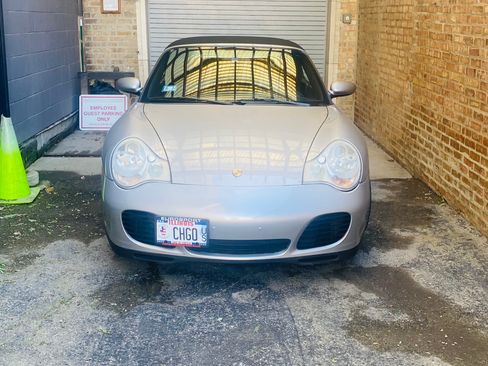 Used 2004 Porsche 911 Carrera 4S AWD/4WD image 5