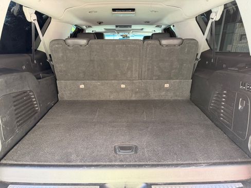 Used 2018 Cadillac Escalade ESV Premium Luxury image 16