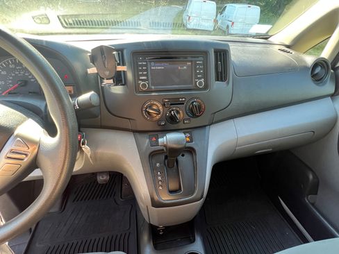 Used 2019 Nissan NV200 SV w/ Navigation Package FWD image 13