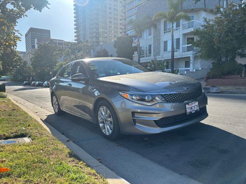 Used 2016 Kia Optima EX FWD image 2