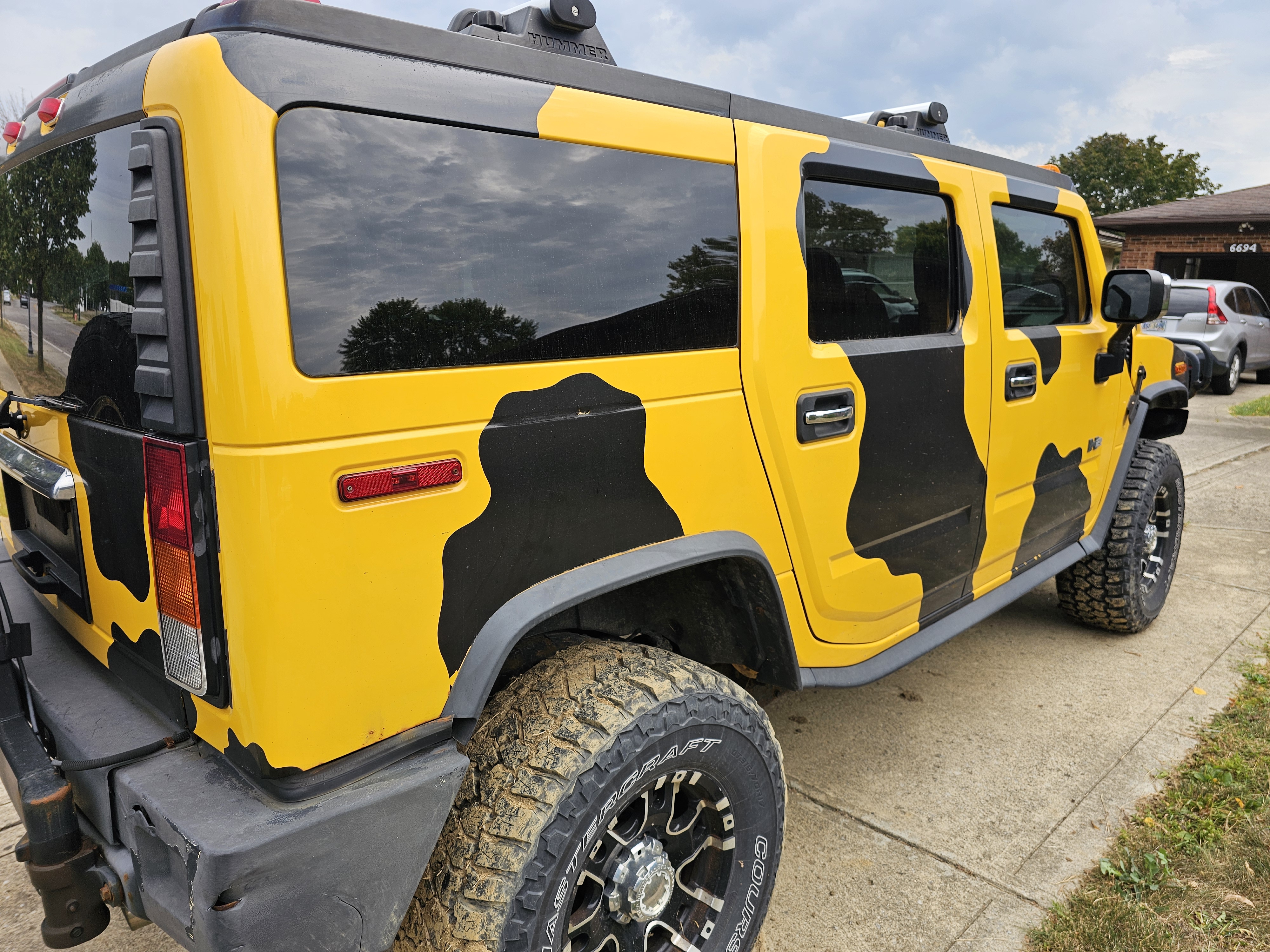 Used 2003 HUMMER H2 w/ Preferred Equipment Group AWD/4WD image 1