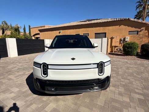 Used 2023 Rivian R1S Adventure image 6