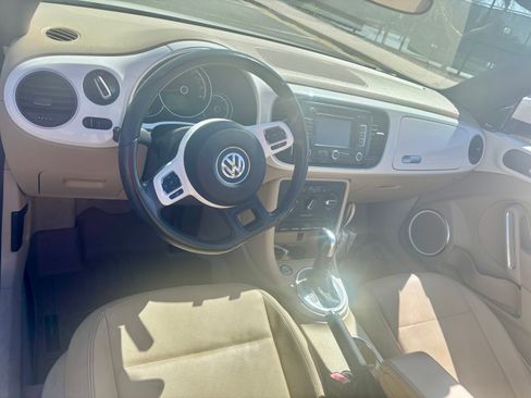 Used 2013 Volkswagen Beetle 2.5 image 8