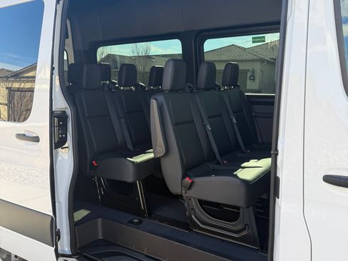 Used 2025 Mercedes-Benz Sprinter 2500 image 8