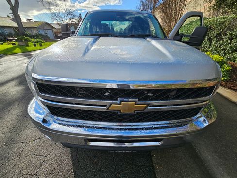 Used 2011 Chevrolet Silverado 2500 LT w/ Interior Plus Package image 10