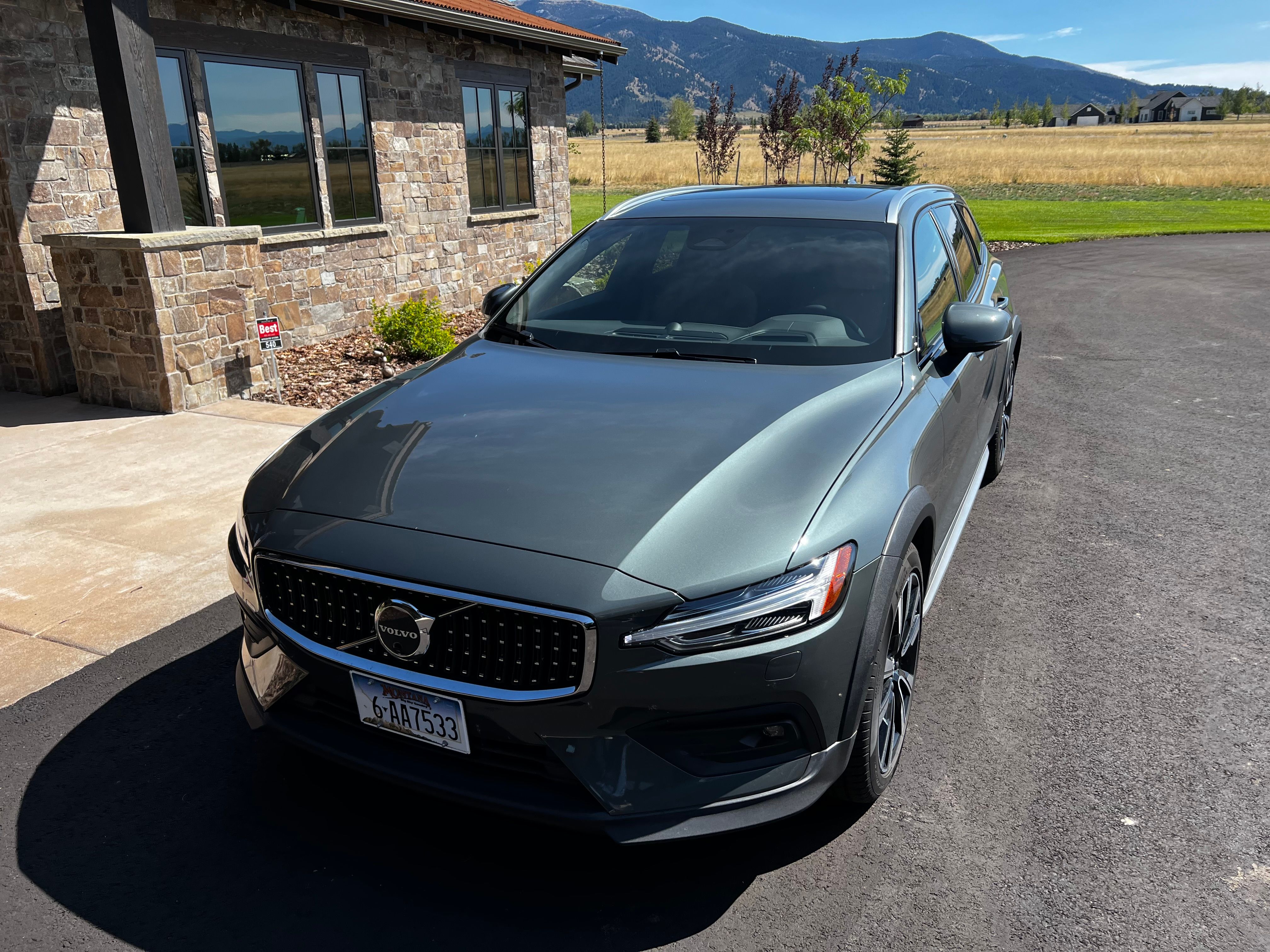 Used 2026 Volvo V60 B5 Cross Country Ultra w/ Protection Package Premier AWD/4WD image 2