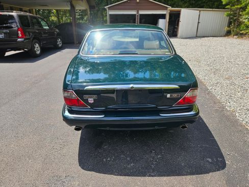 Used 2002 Jaguar XJ8 image 15