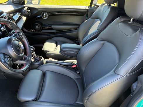 Used 2019 MINI Cooper S w/ Premium Package image 6