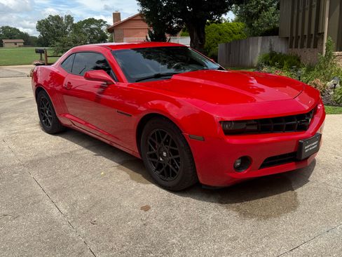 Used 2011 Chevrolet Camaro LT RWD image 10