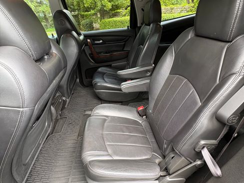 Used 2014 Chevrolet Traverse LTZ image 17