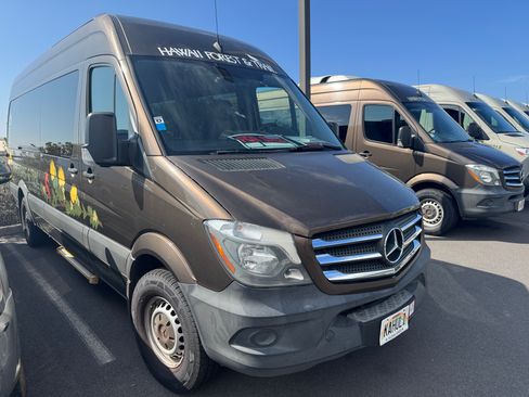 Used 2017 Mercedes-Benz Sprinter 2500 image 4