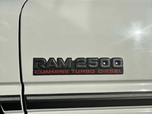Used 1997 Dodge Ram 2500 Truck 4x4 Club Cab image 9