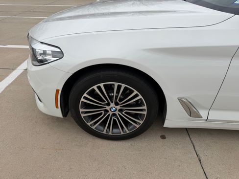Used 2019 BMW 530i xDrive w/ Convenience Package image 12