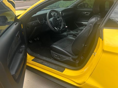 Used 2016 Ford Mustang Shelby GT350 w/ Technology Package image 10