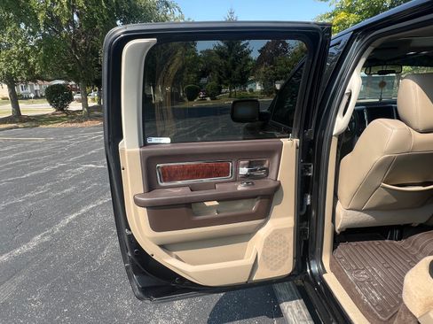 Used 2011 RAM 1500 Laramie image 20