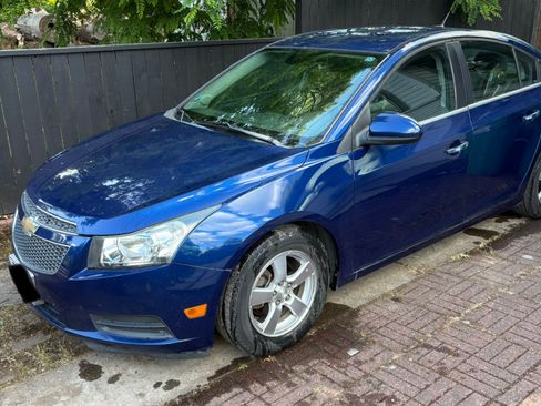Used 2013 Chevrolet Cruze LT FWD image 6
