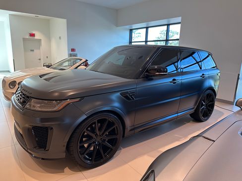 Used 2019 Land Rover Range Rover Sport SVR AWD/4WD image 4