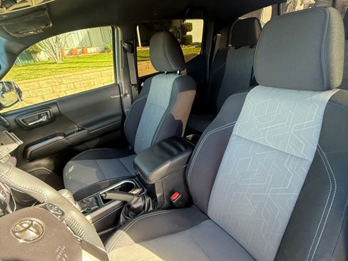 Used 2021 Toyota Tacoma TRD Off-Road w/ Technology Package image 22