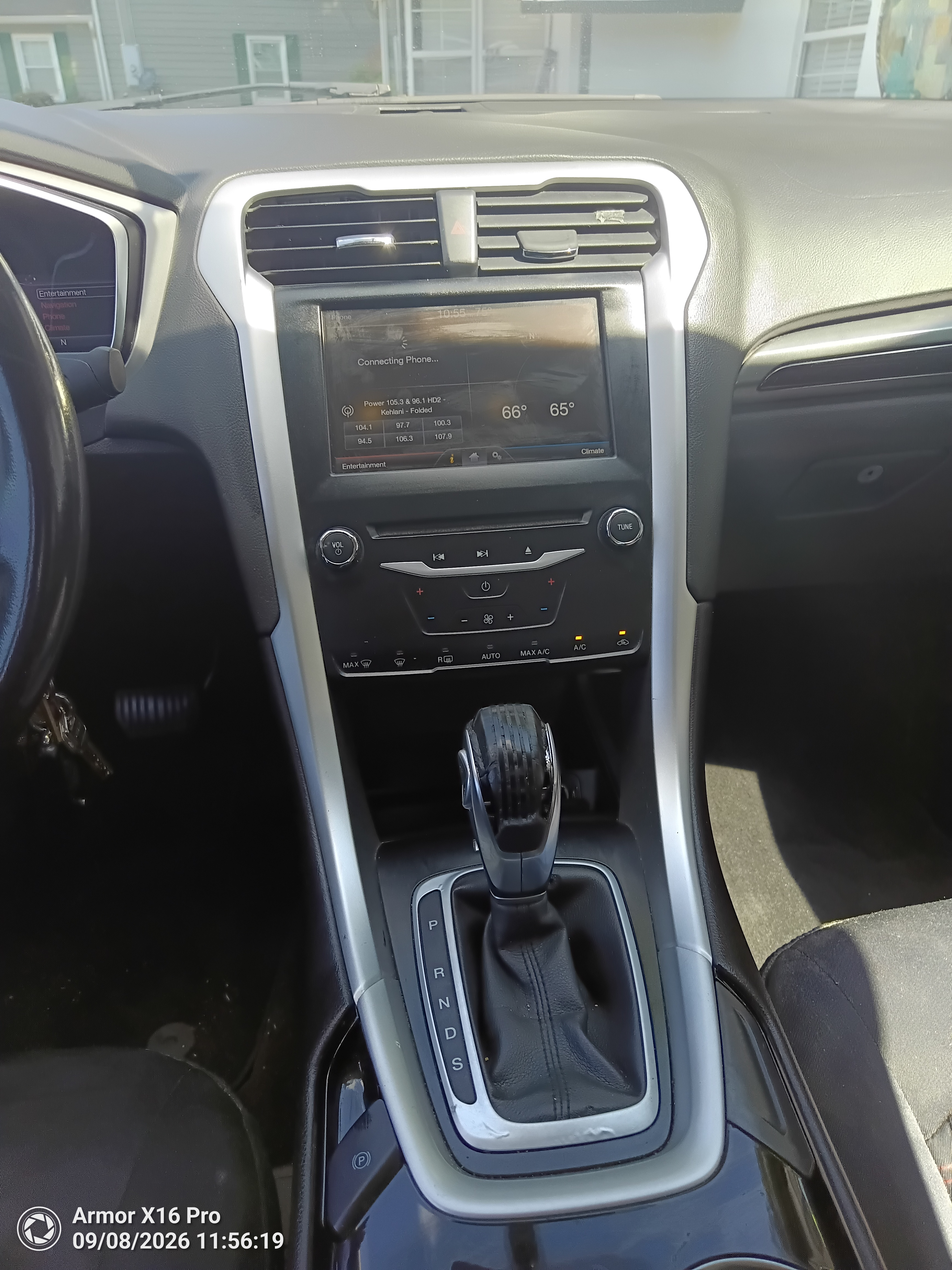 Used 2015 Ford Fusion SE FWD image 10