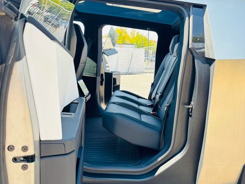 Used 2024 Tesla Cybertruck AWD Crew Cab image 24