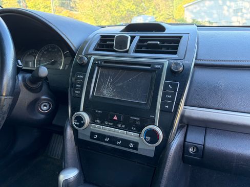 Used 2013 Toyota Camry SE FWD image 13