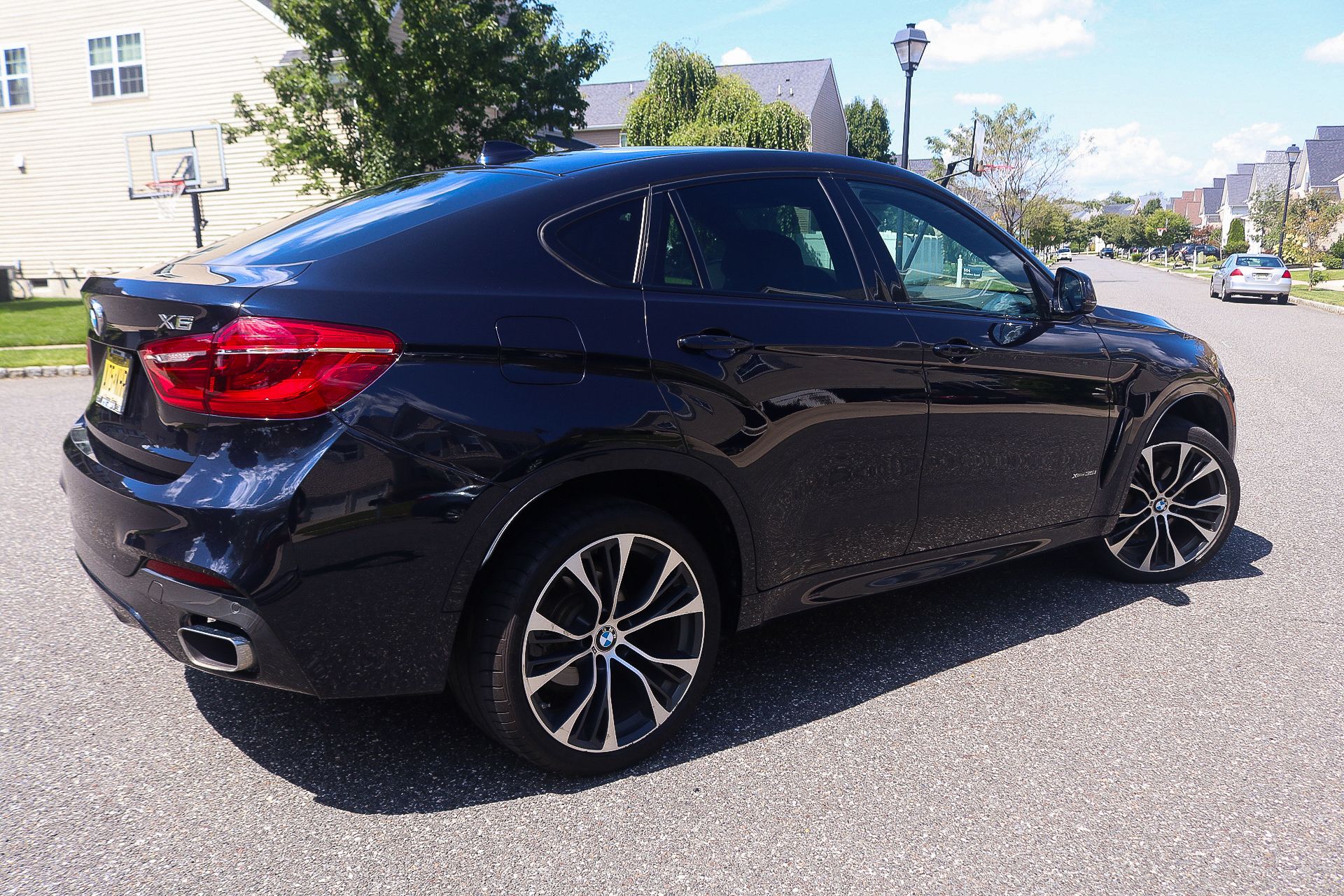 Used 2018 BMW X6 xDrive35i w/ M Sport Package AWD/4WD image 23