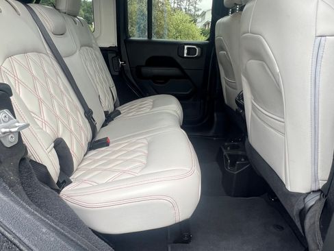 Used 2020 Jeep Wrangler Unlimited Sahara w/ Uconnect 4C Nav & Sound Group image 27