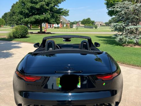 Used 2022 Jaguar F-TYPE R image 15