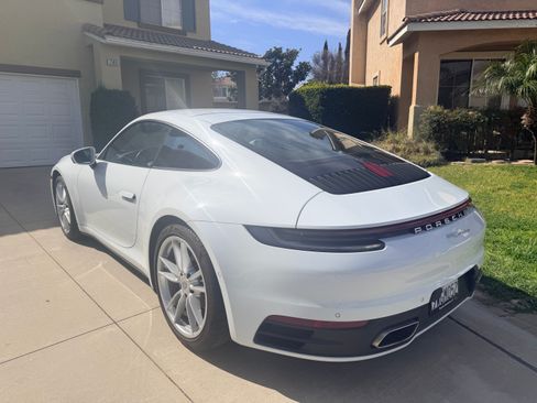 Used 2022 Porsche 911 Carrera image 2