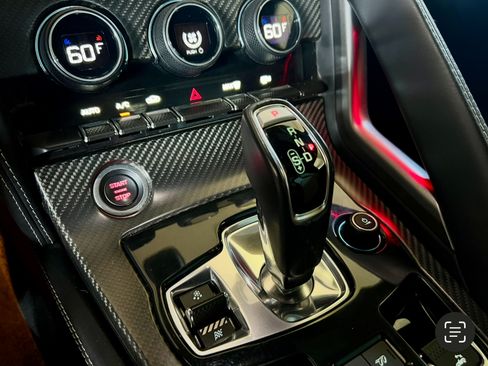 Used 2018 Jaguar F-TYPE R image 17