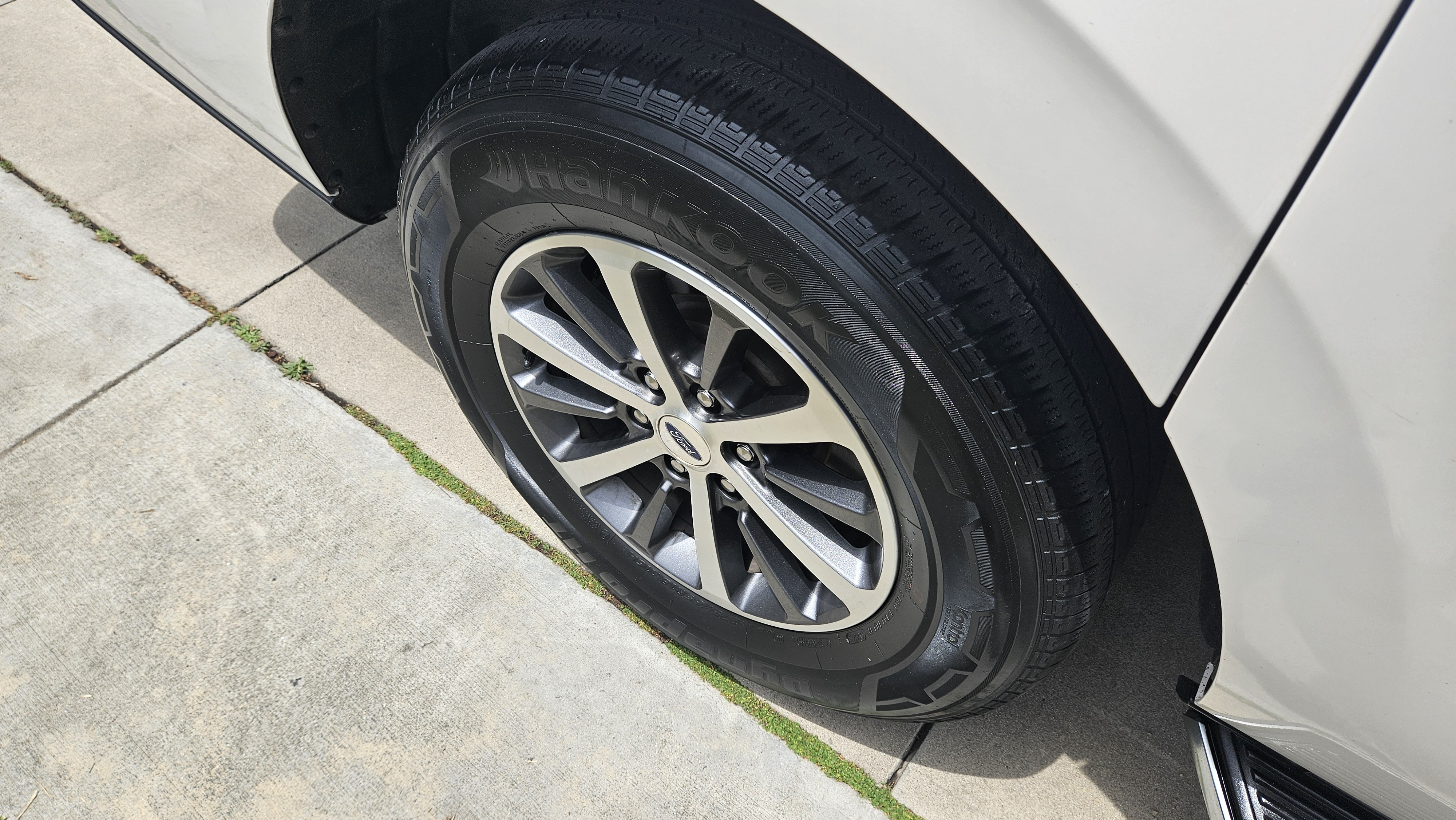Used 2018 Ford Expedition Max XLT w/ Equipment Group 202A RWD image 12