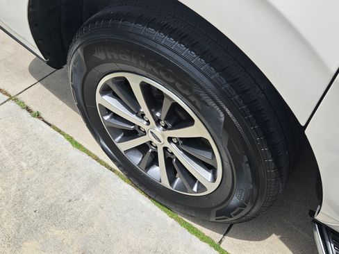 Used 2018 Ford Expedition Max XLT w/ Equipment Group 202A RWD image 12