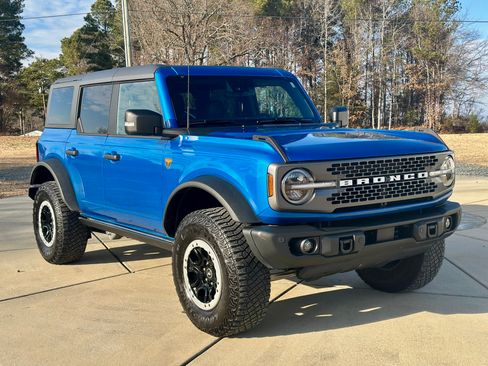 Used 2022 Ford Bronco Badlands image 2