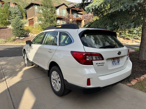 Used 2017 Subaru Outback 2.5i AWD/4WD image 12