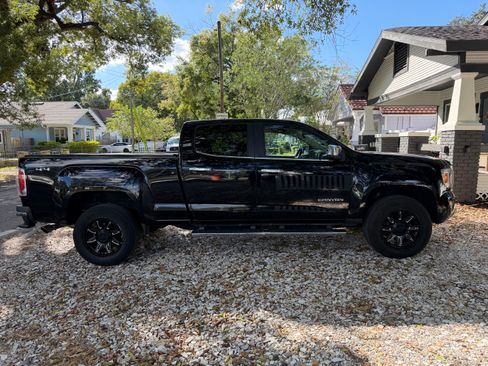 Used 2015 GMC Canyon SLT image 4