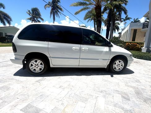 Used 1996 Dodge Caravan ES FWD image 11