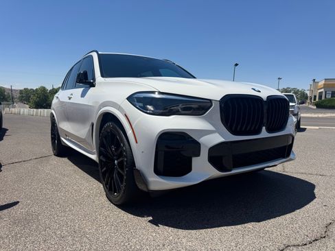 Used 2023 BMW X5 xDrive40i w/ M Sport Package AWD/4WD image 1